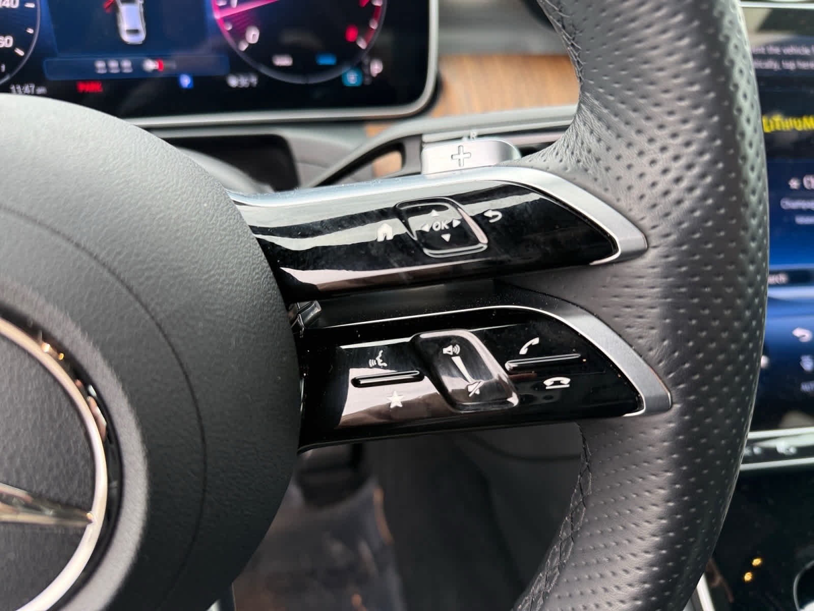 2025 Mercedes-Benz C-Class Sedan C 300 - Photo 20
