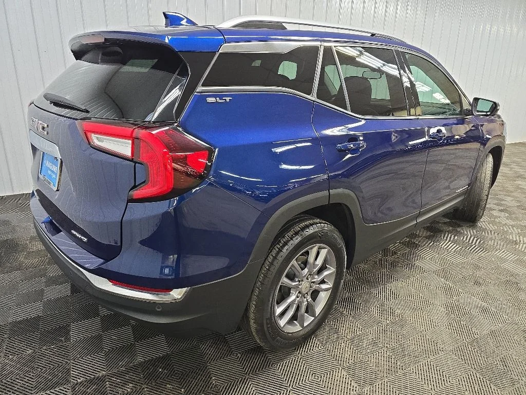 Used 2023 Blue GMC SLT image 10