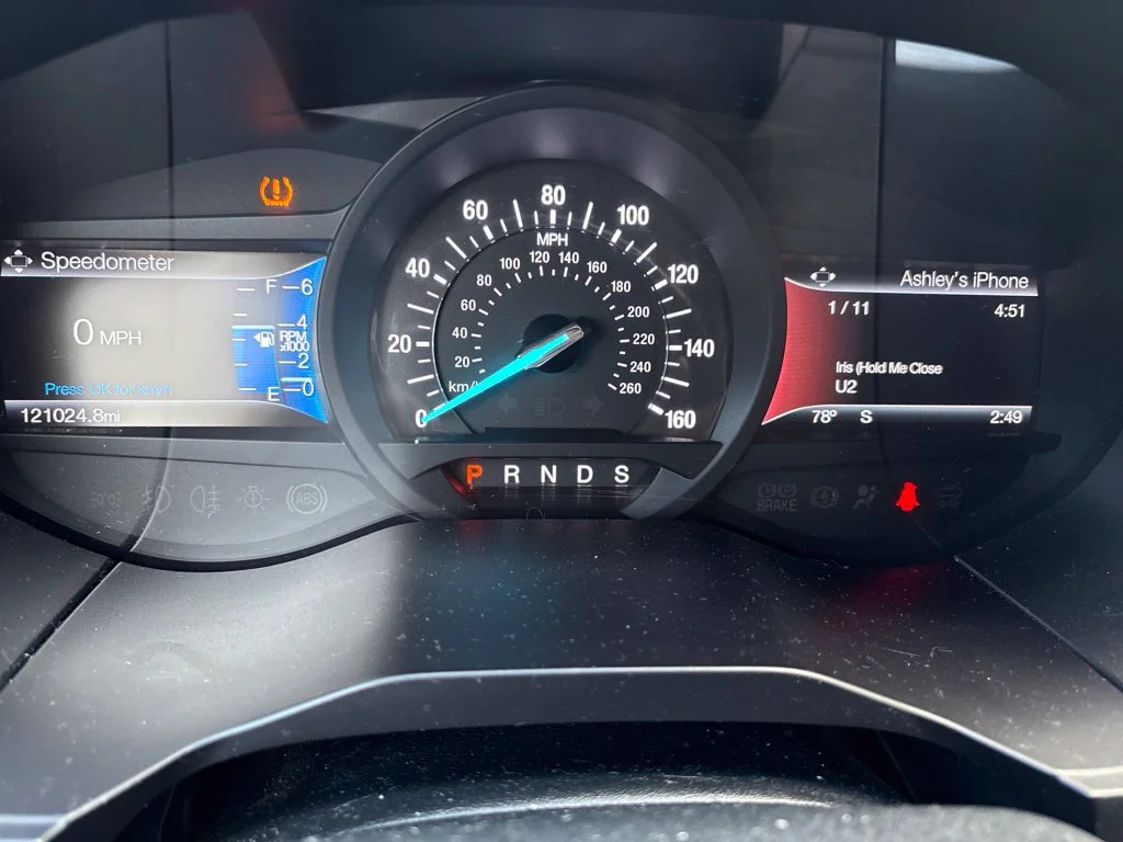 Used 2017 Magnetic Ford SEL image 4