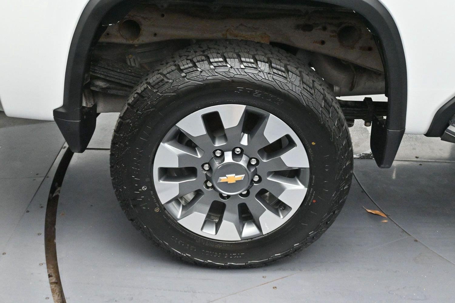 Used 2024 Summit White Chevrolet Custom image 34