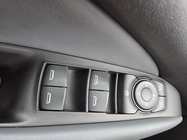 Used 2020 Summit White Buick Essence image 20