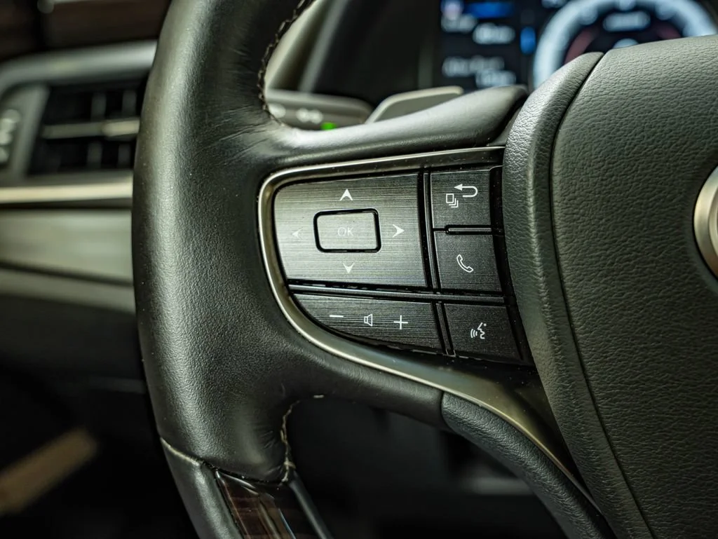 Used 2019 White Pearl Lexus 350 image 21