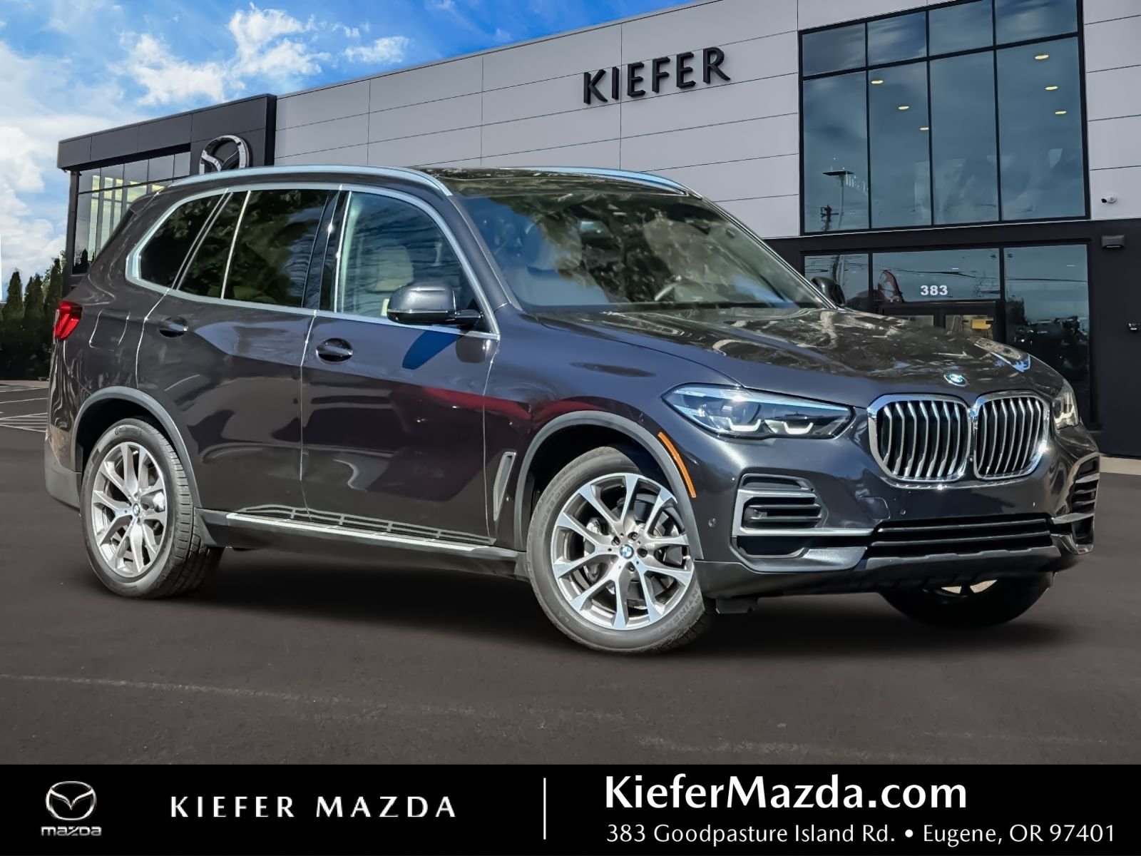 Used 2022 Gray BMW xDrive40i image 1