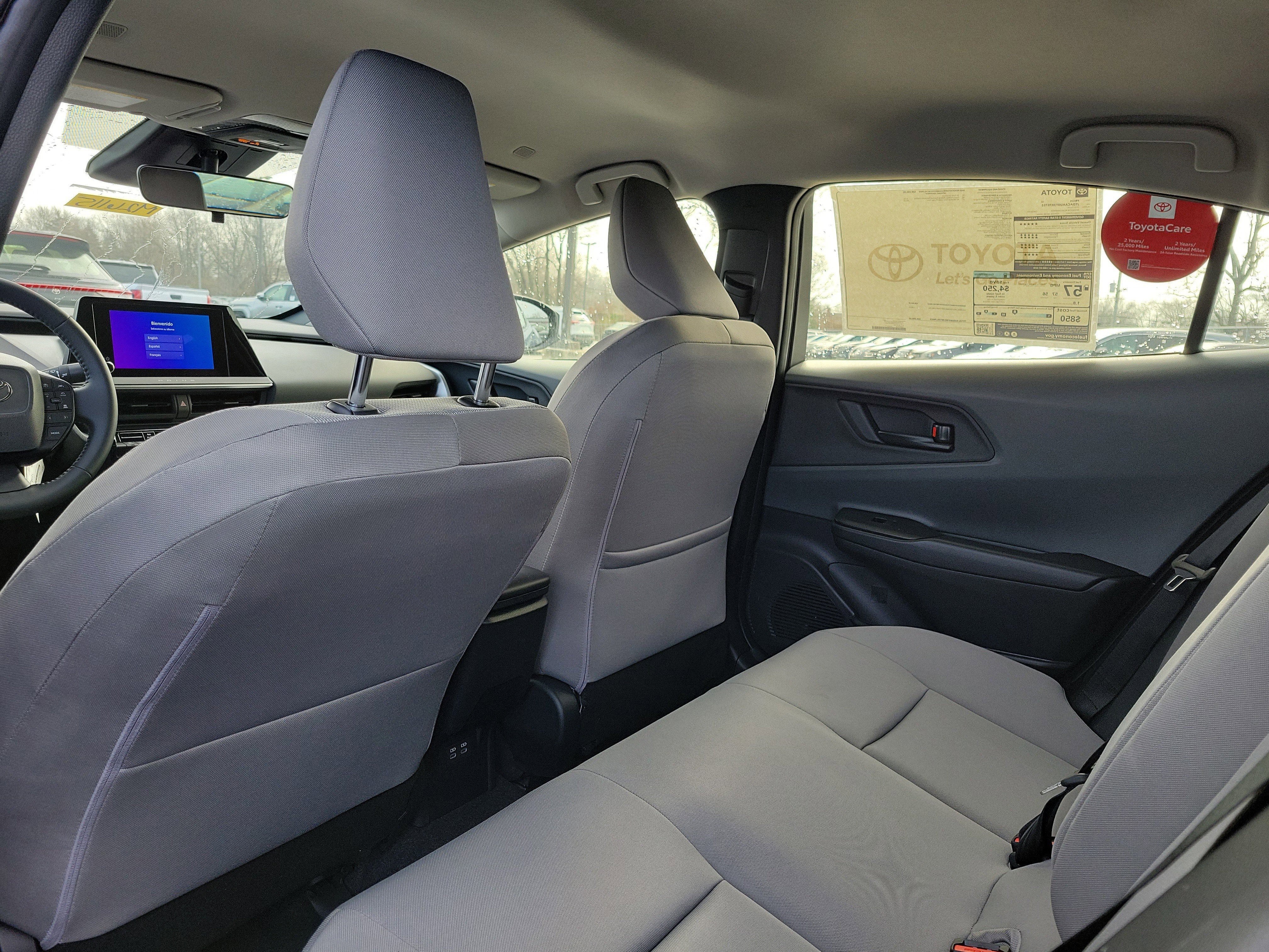 2026 Toyota Prius LE - Photo 14