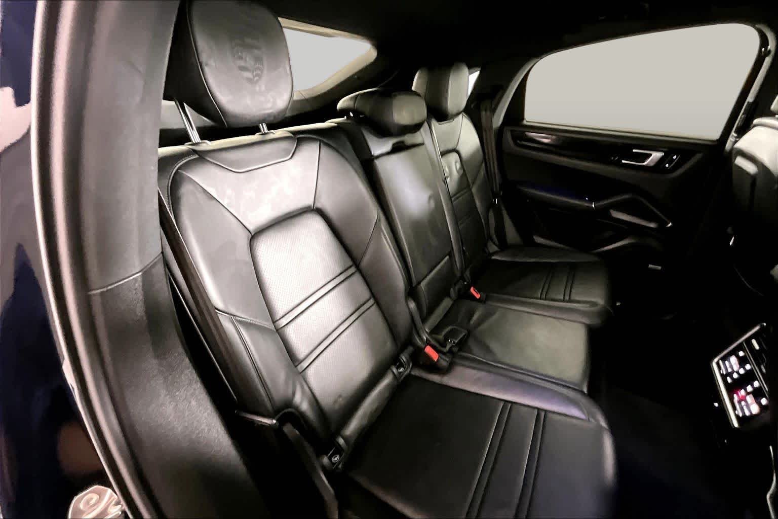 Used 2020 Moonlight Blue Metallic Porsche  image 19