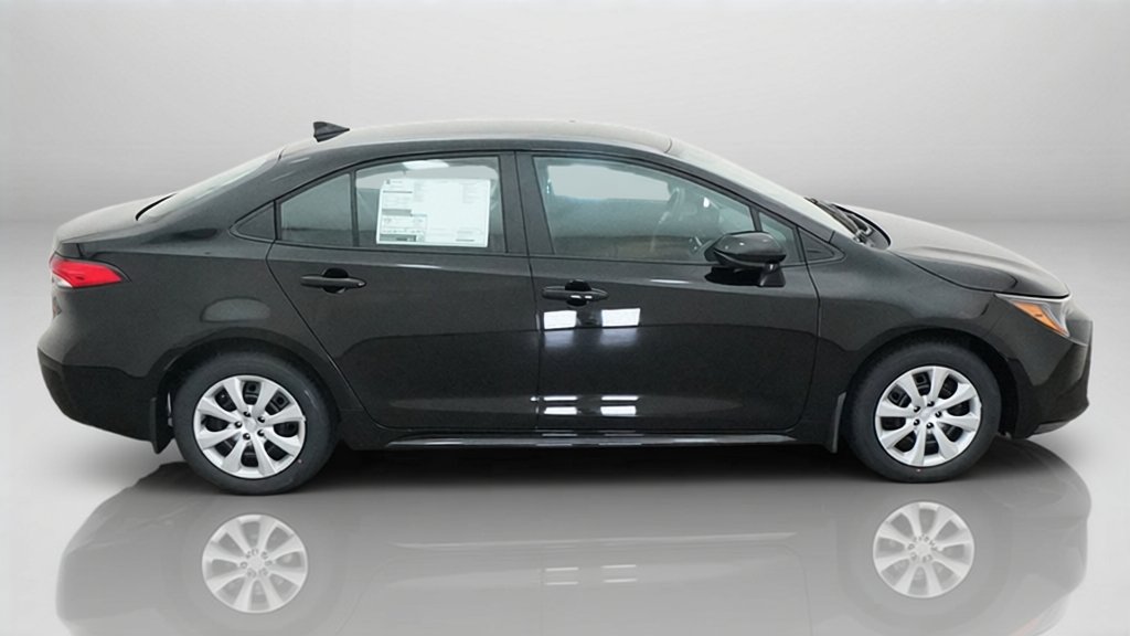 New 2027 Inked Toyota LE image 7