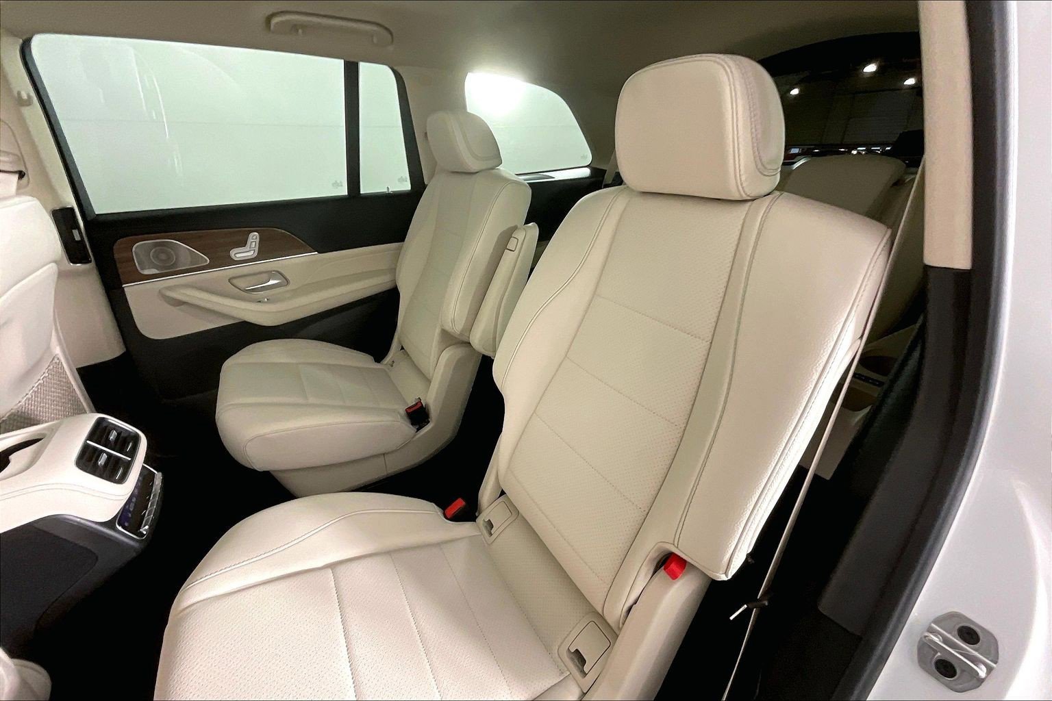 New 2026 Polar White Mercedes-Benz GLS 450 image 24