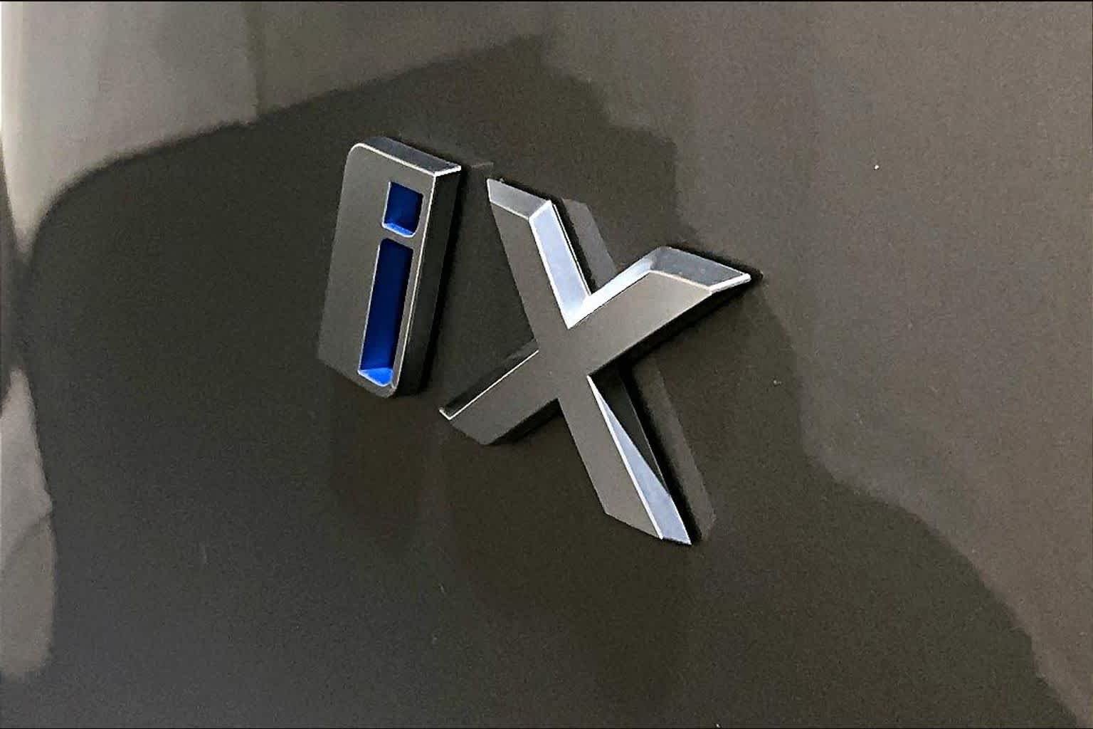Used 2025  BMW xDrive50 image 9