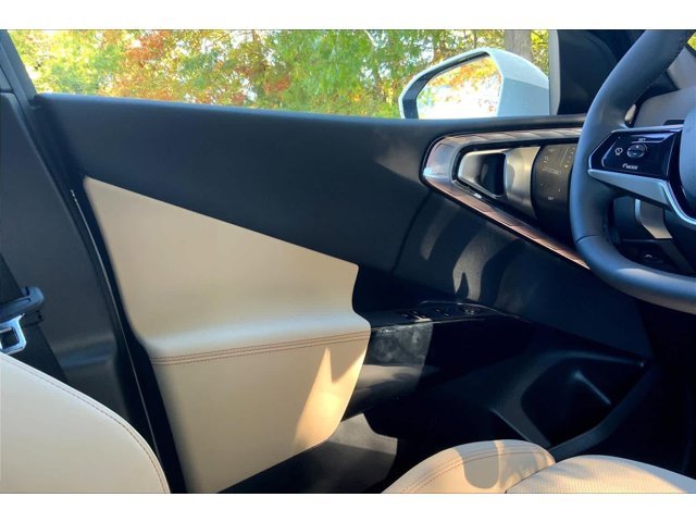 Used 2026 Mineral White Metallic BMW 30 xDrive image 10