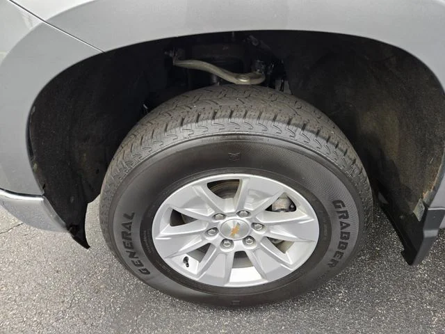 Used 2025 Gray Chevrolet LT image 22