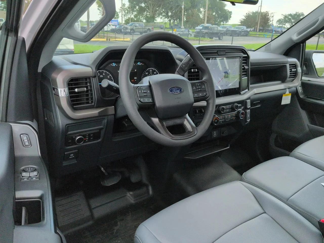 New 2026 Oxford White Ford XL image 13
