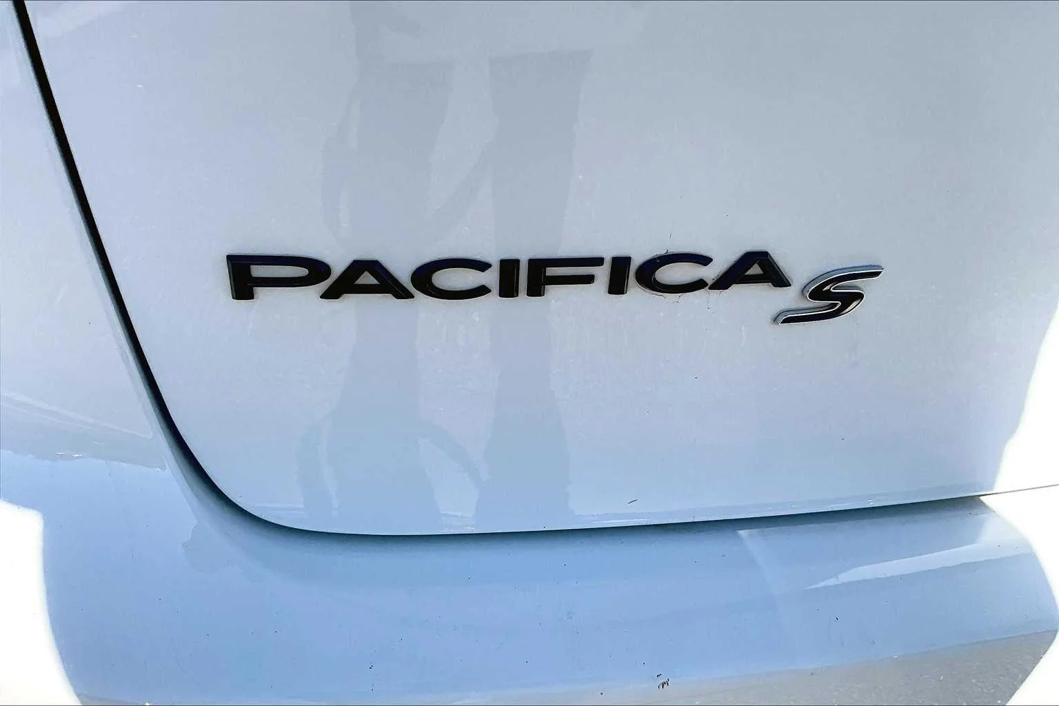 Used 2024 Bright White Clearcoat Chrysler Hybrid S Appearance Pkg image 30