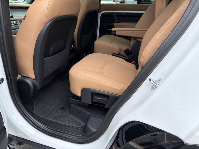 Used 2025  Land Rover X-Dynamic SE image 21