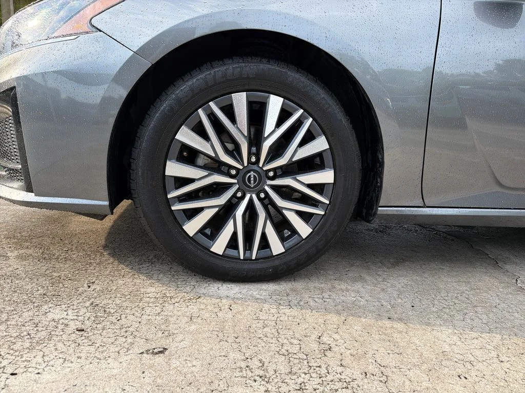 Used 2024 Gray Nissan 2.5 SV image 11