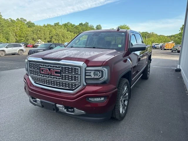 2017 GMC Sierra 4WD Crew Cab Short Box's photo