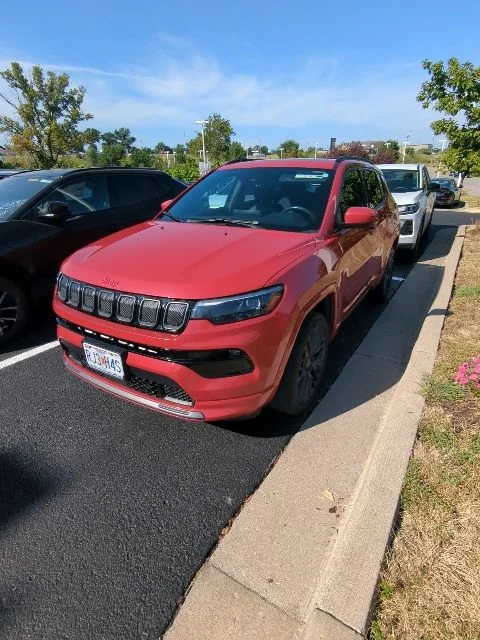 Used 2022 Red Jeep Limited image 7