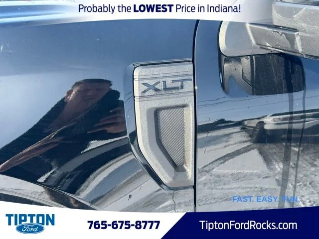 New 2025 Shadow Black Ford XLT image 32
