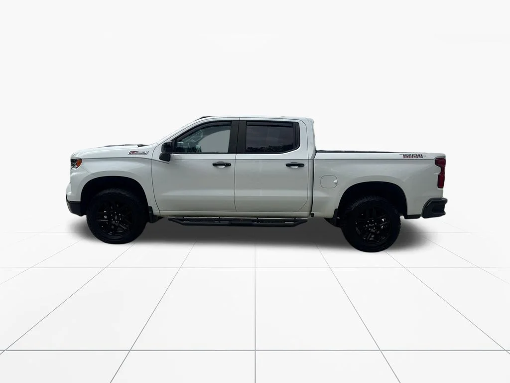 Used 2022 Summit White Chevrolet LT Trail Boss image 4