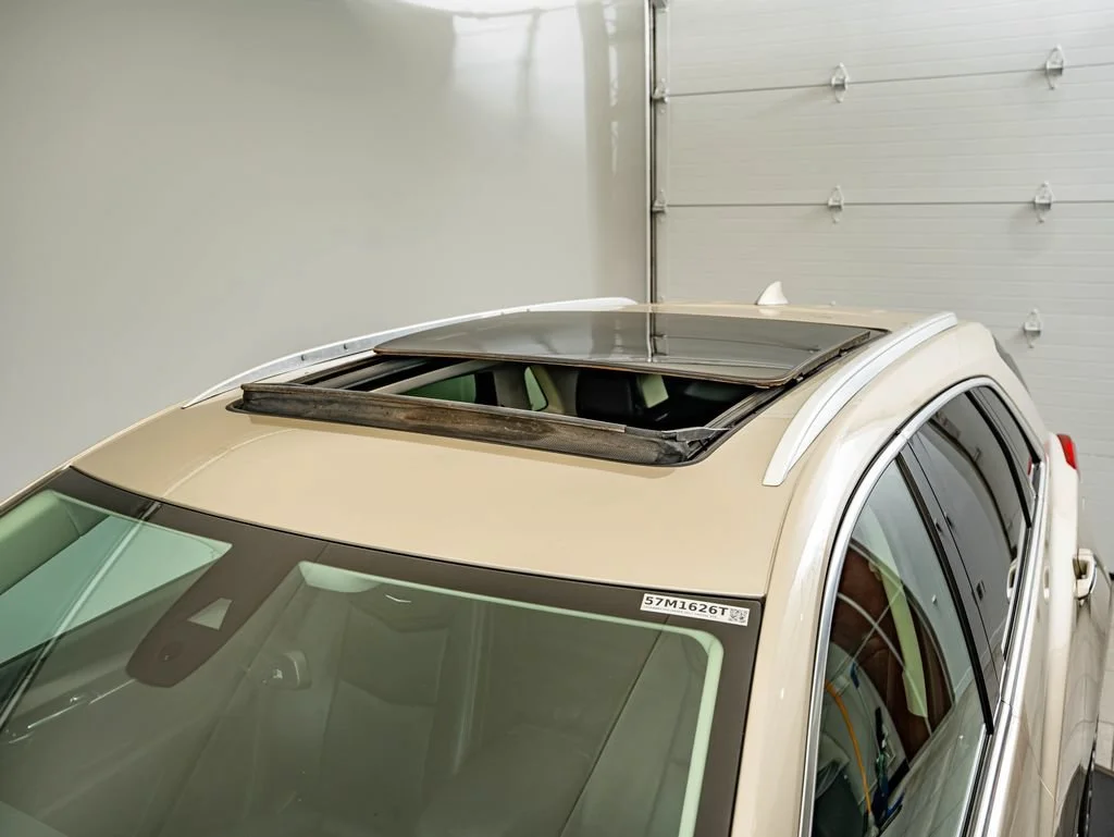 Used 2017 Silver Coast Metallic Cadillac Luxury image 17