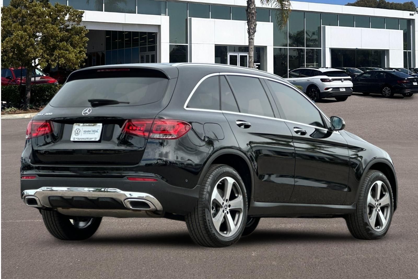 Used 2022 Black Mercedes-Benz GLC 300 image 3