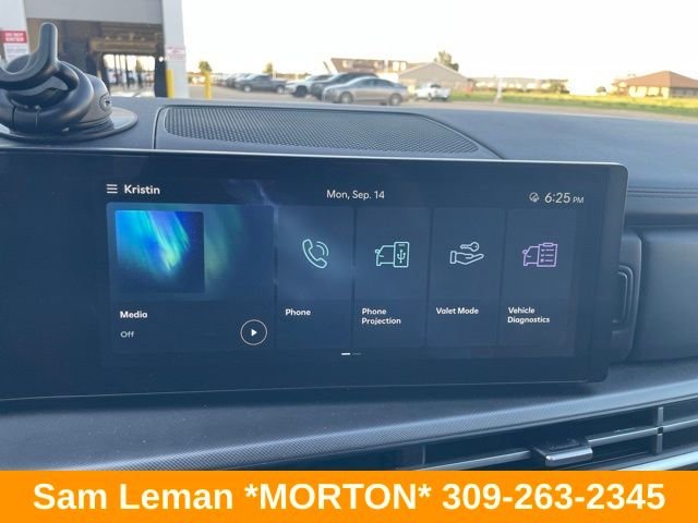Used 2025 Gray Hyundai SEL image 8