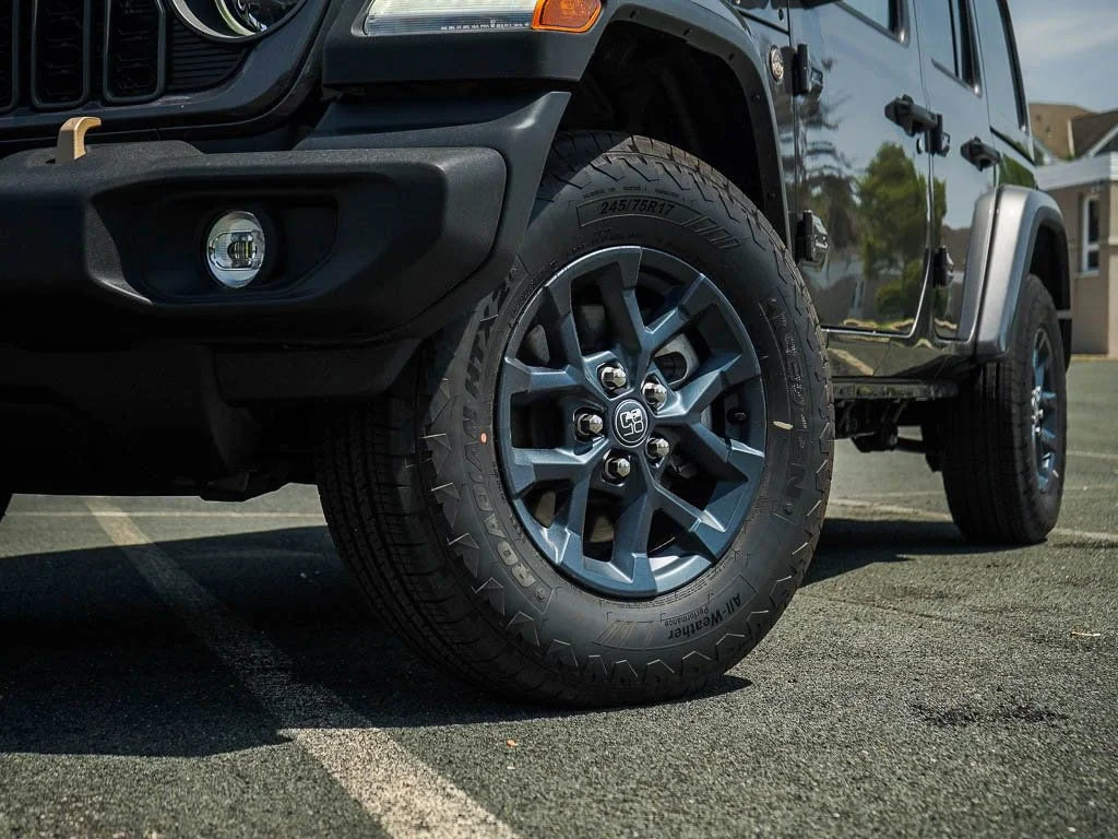 New 2026 Granite Crystal Metallic Clearcoat Jeep 85th Anniversary Edition image 5