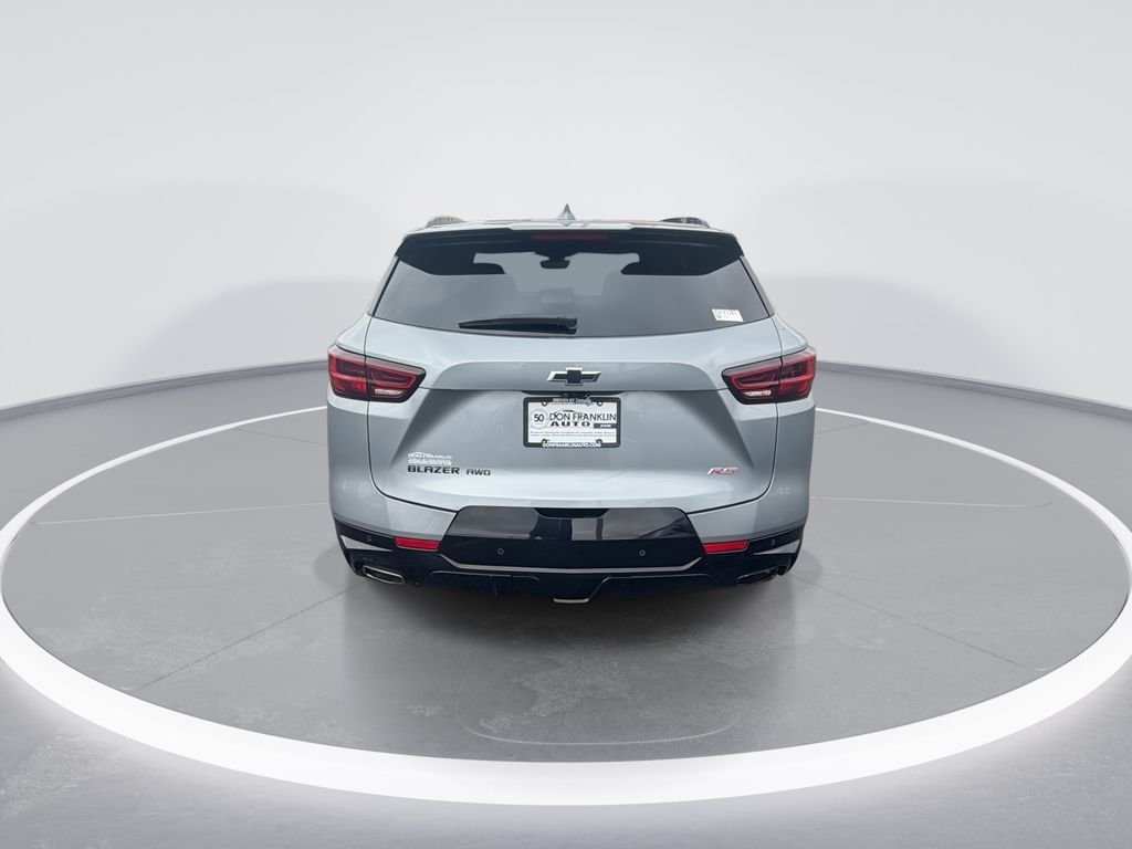 Used 2024 Gray Chevrolet RS image 7