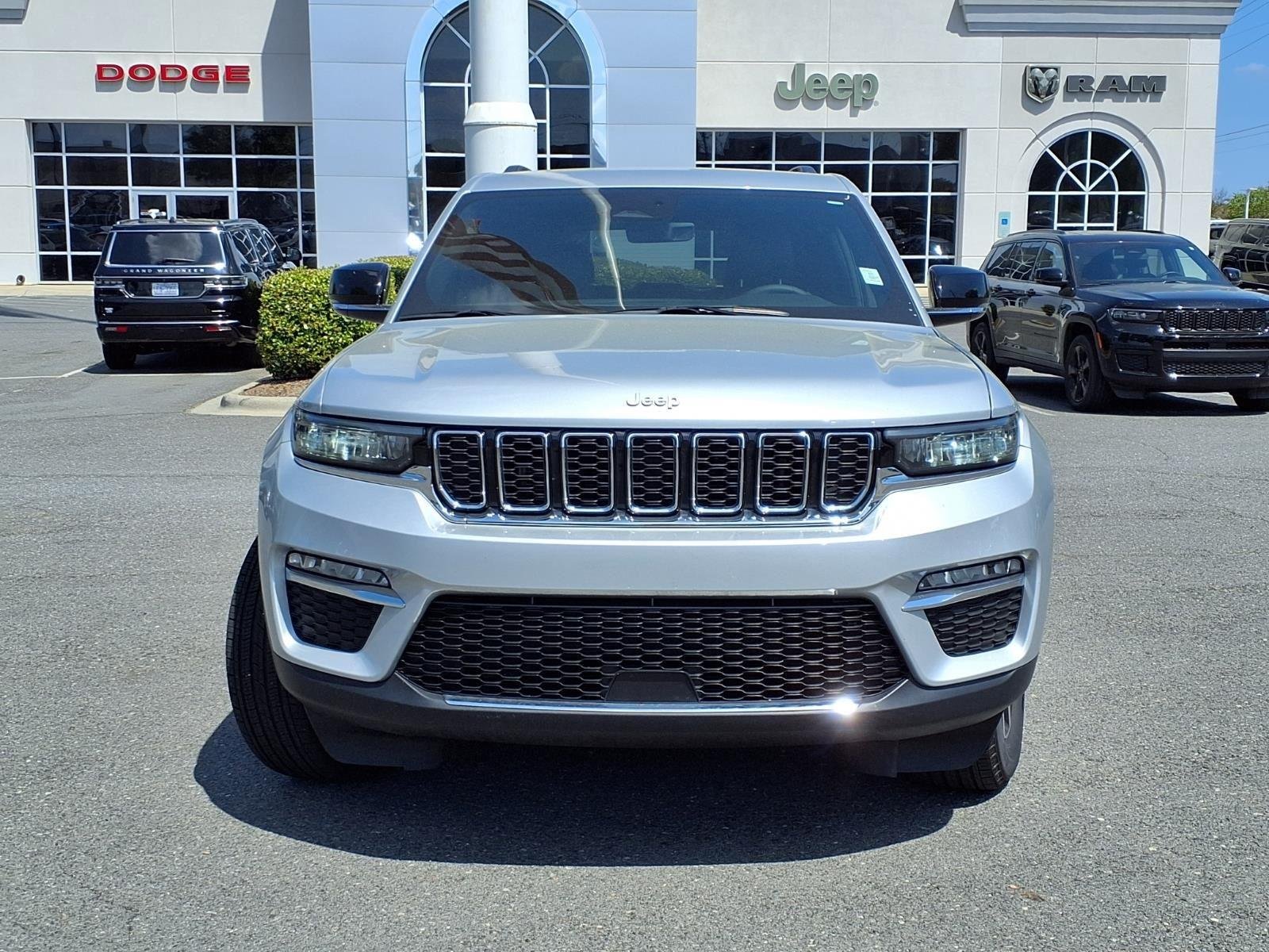 Used 2025 Silver Zynith Jeep Limited image 7