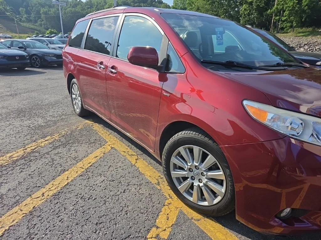 Used 2017 Red Toyota XLE image 4