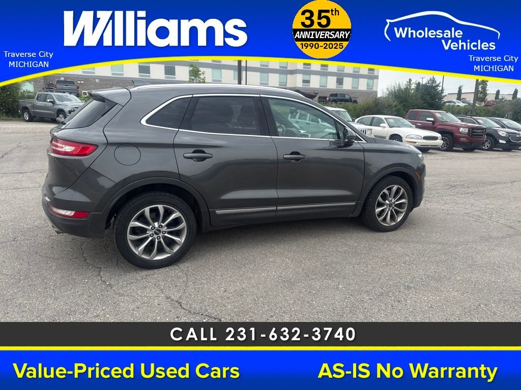 Used 2019  Lincoln Select image 15