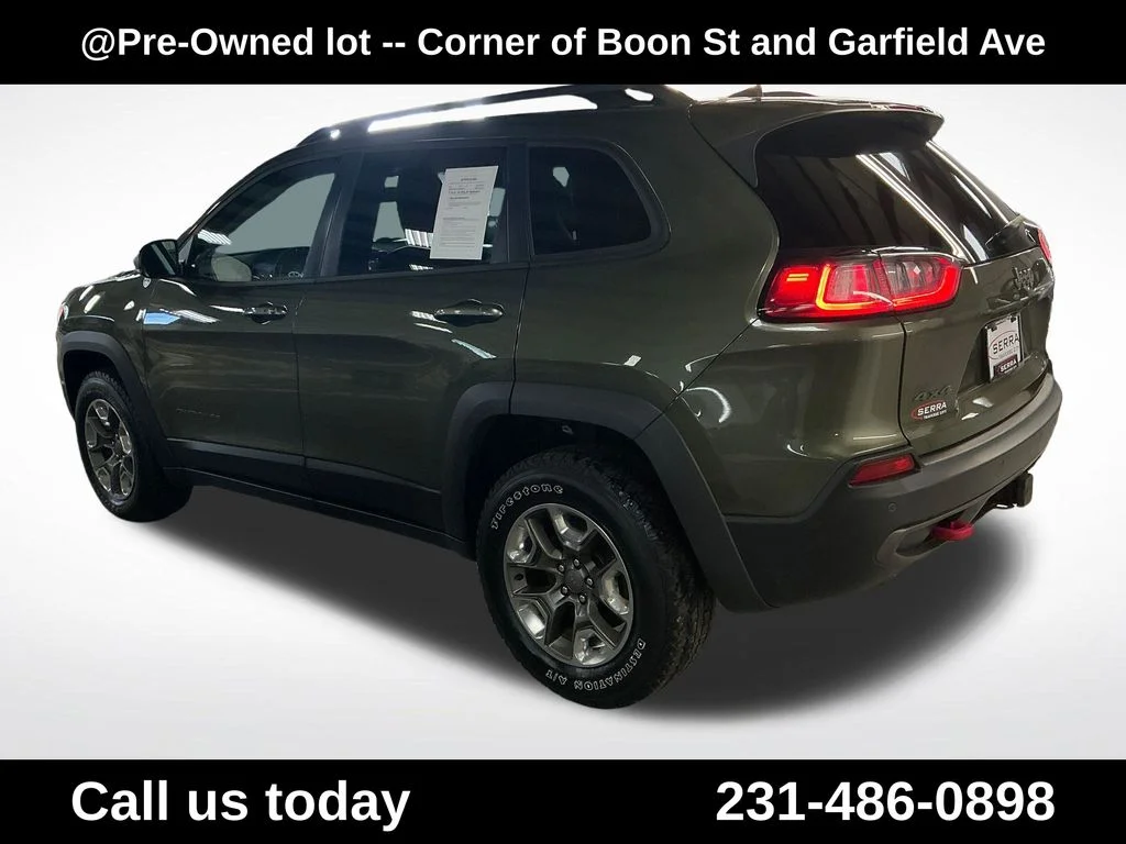 Used 2019 Green Jeep Trailhawk image 3