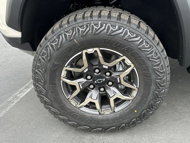 2026 Chevrolet Colorado ZR2 - Photo 13