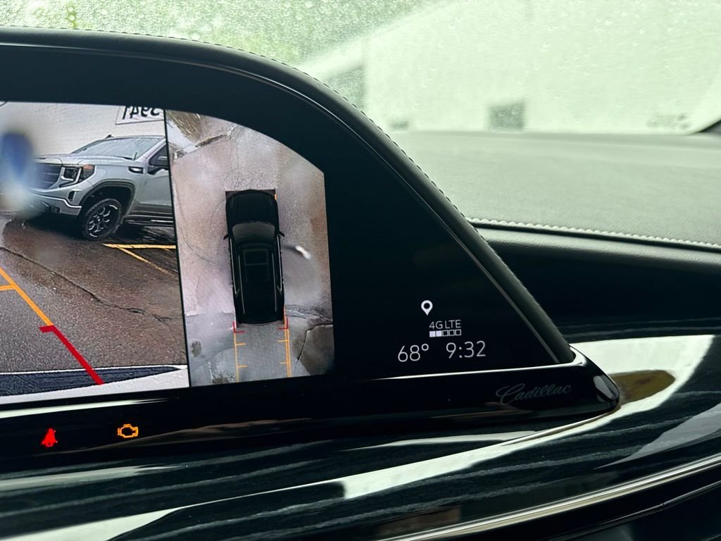 Used 2021 White Cadillac Sport image 34