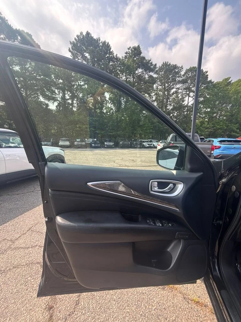 Used 2014  INFINITI NA image 11