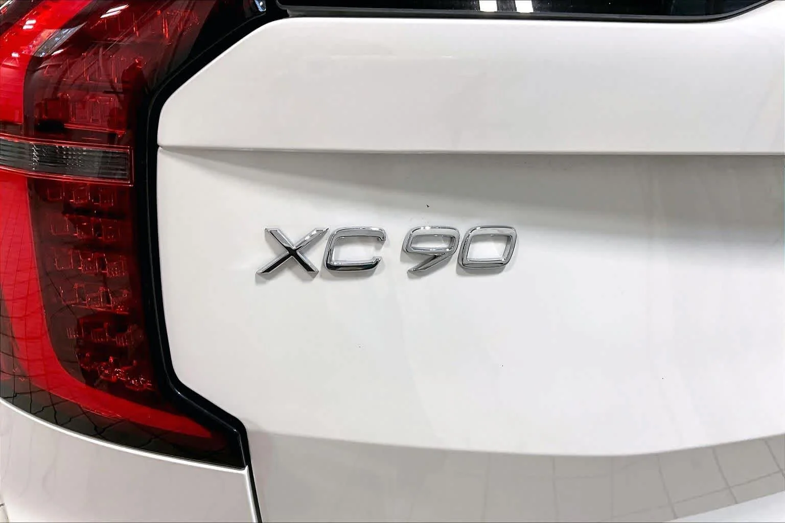 New 2026 Crystal White Volvo Ultra image 6