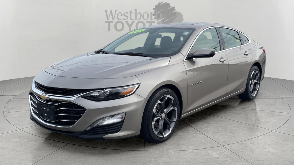 Used 2023 Gray Chevrolet LT image 3