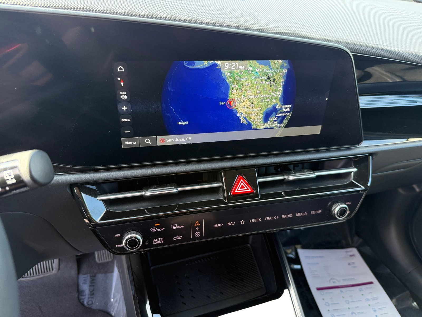 Used 2024 Snow White Pearl Kia Wind image 12