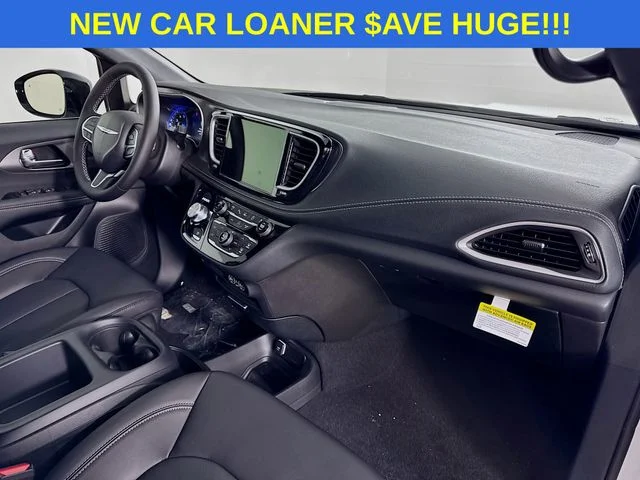 2025 Chrysler Pacifica Select - Photo 30