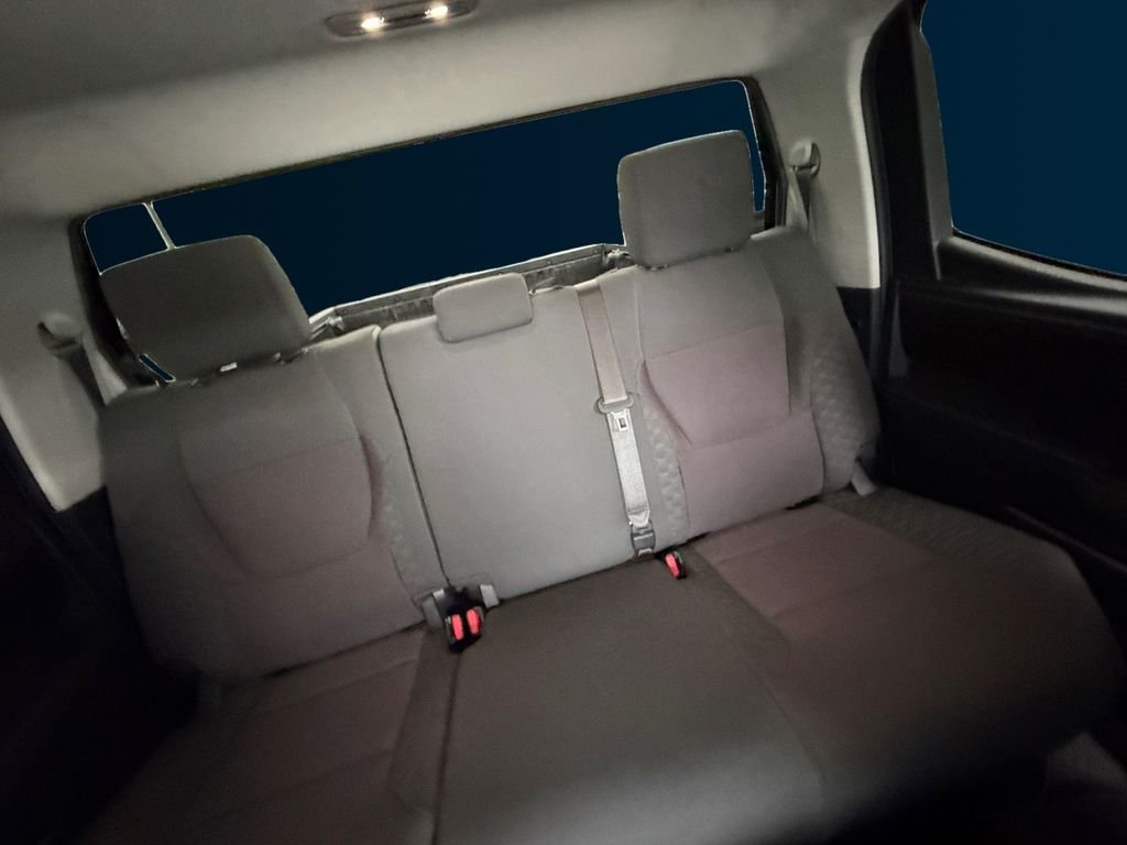 Used 2022 Silver Toyota SR5 image 18
