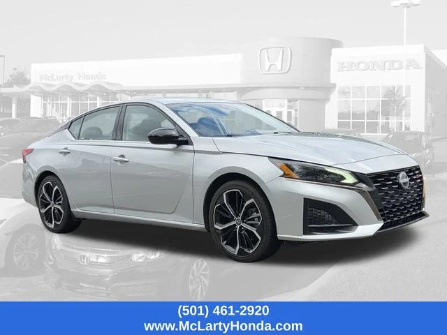 Used 2024 Silver Nissan 2.5 SR image 4