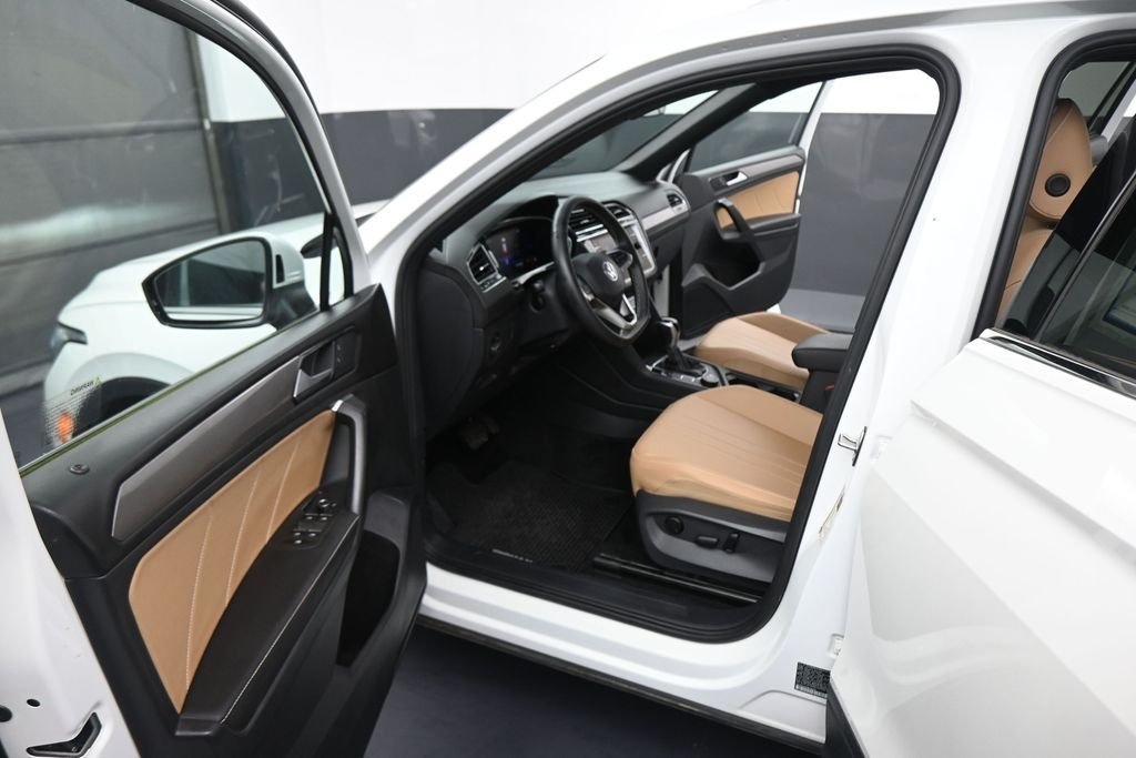 Used 2023 White Volkswagen 2.0T SE image 40