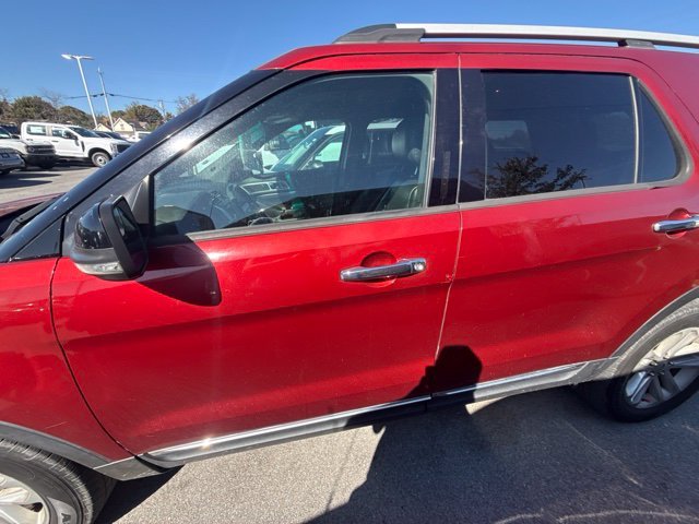 Used 2013 Red Ford XLT image 5