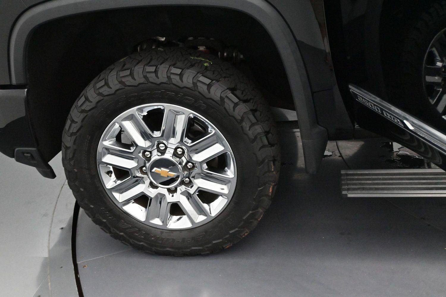 Used 2024 Black Chevrolet High Country image 37