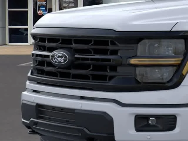 New 2026 Oxford White Ford XLT image 4