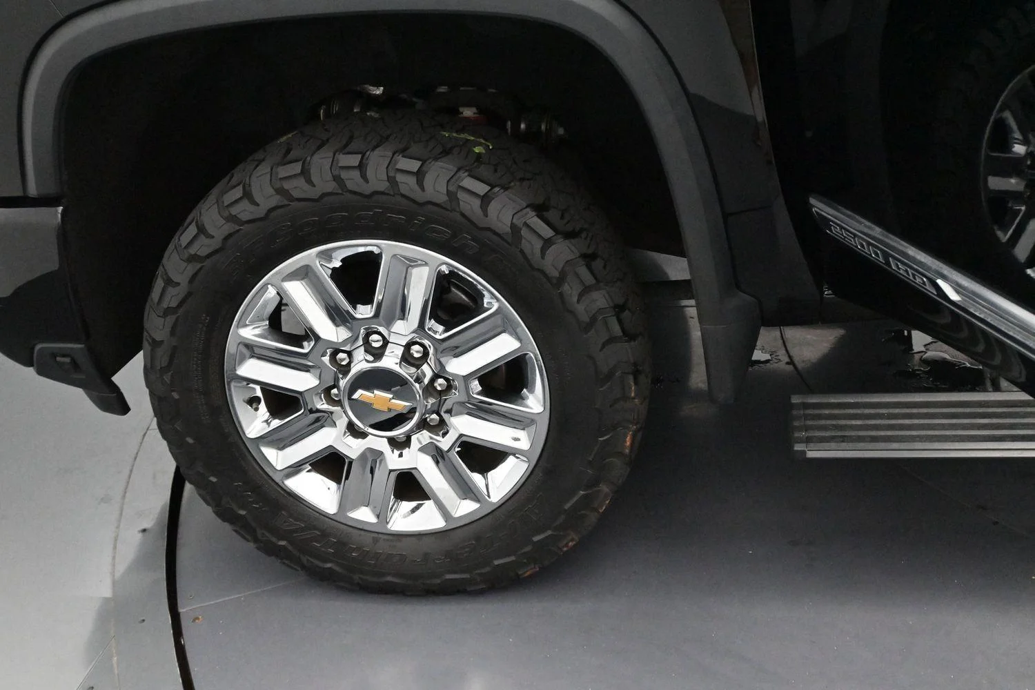Used 2024 Black Chevrolet High Country image 37