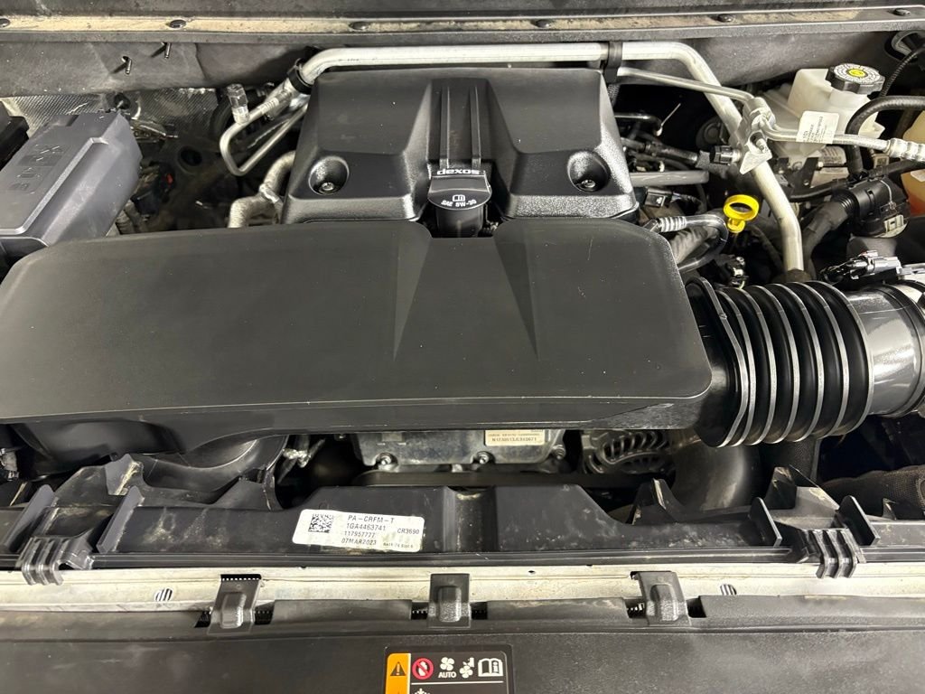 Used 2023 Gray Chevrolet Z71 image 38