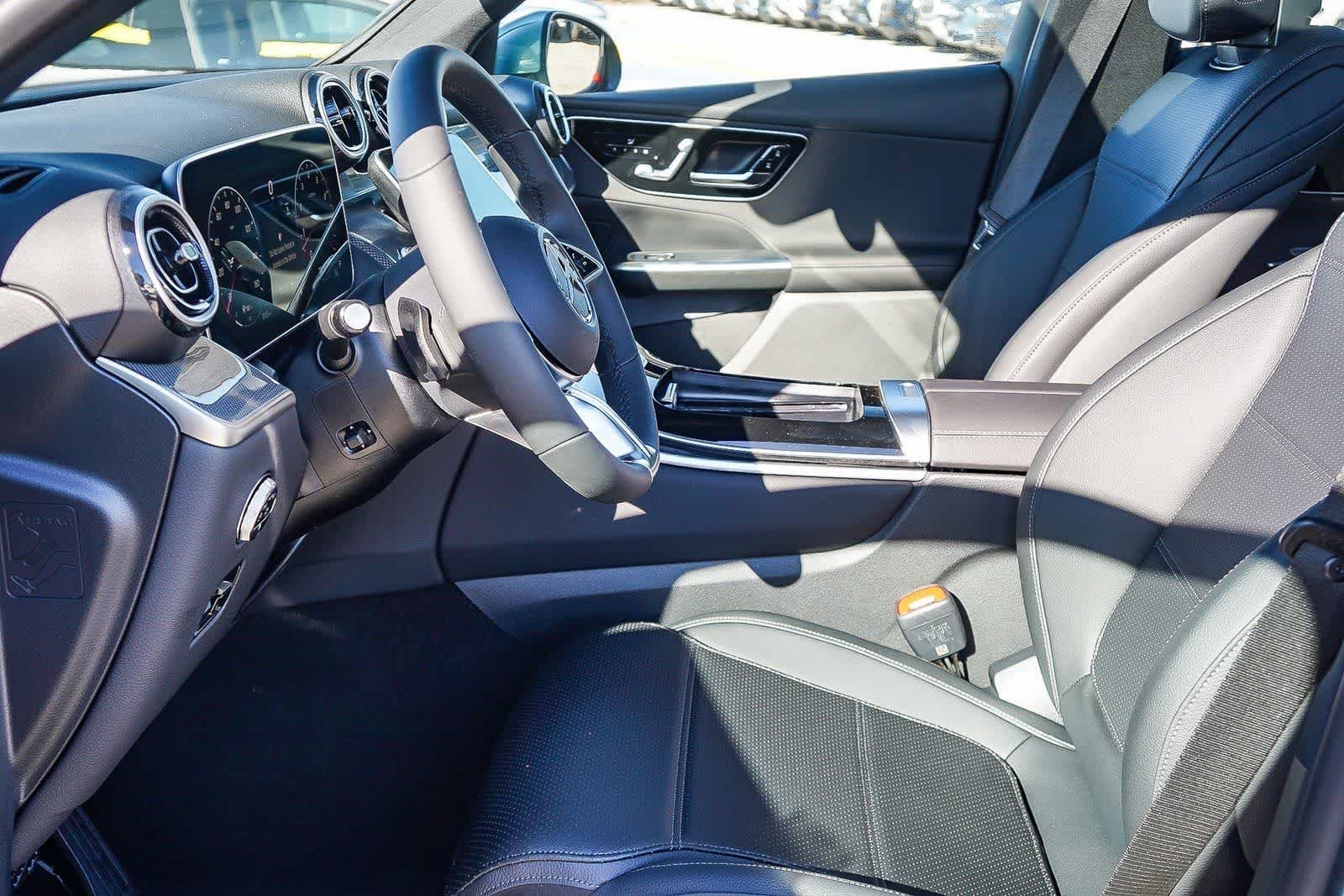 New 2026 Verde Silver Metallic Mercedes-Benz GLC 300 image 17
