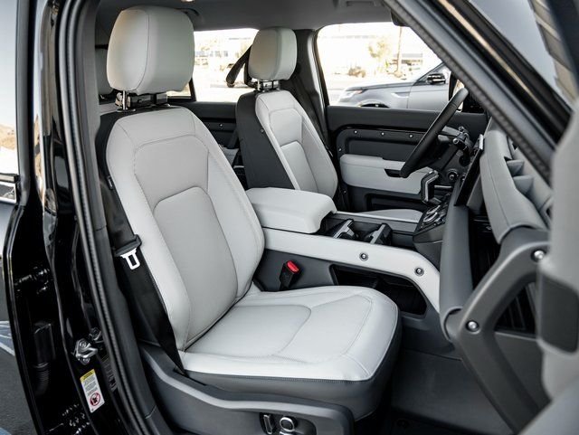 New 2025 Santorini Black Land Rover S image 29