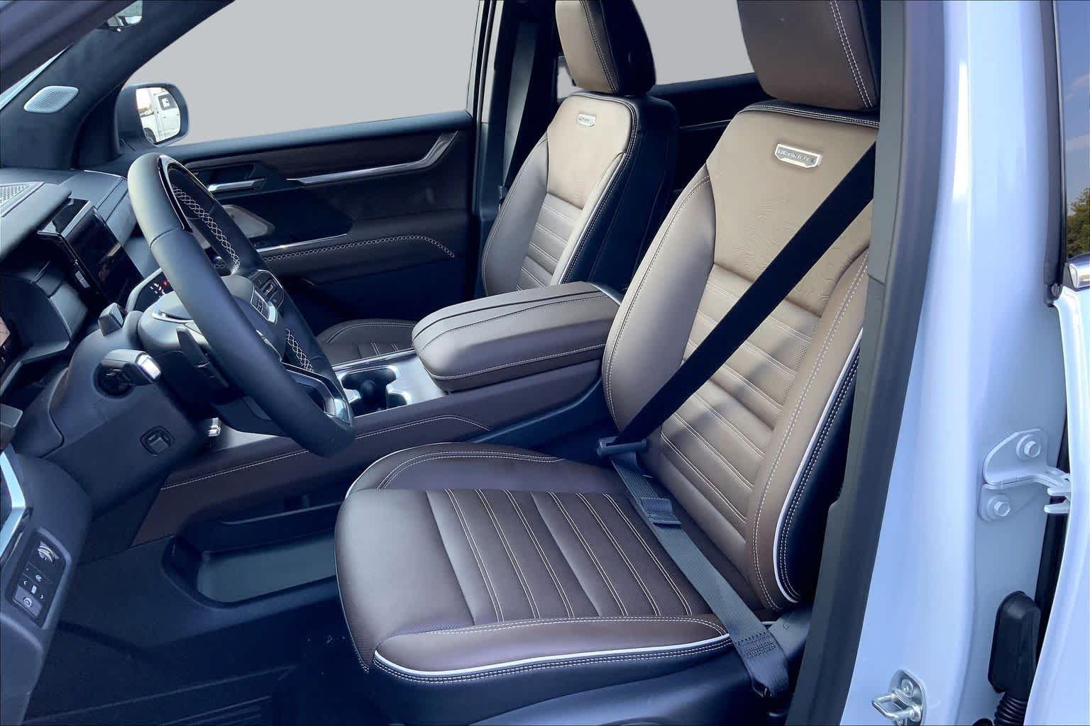 2027 GMC Acadia Denali Ultimate - Photo 8