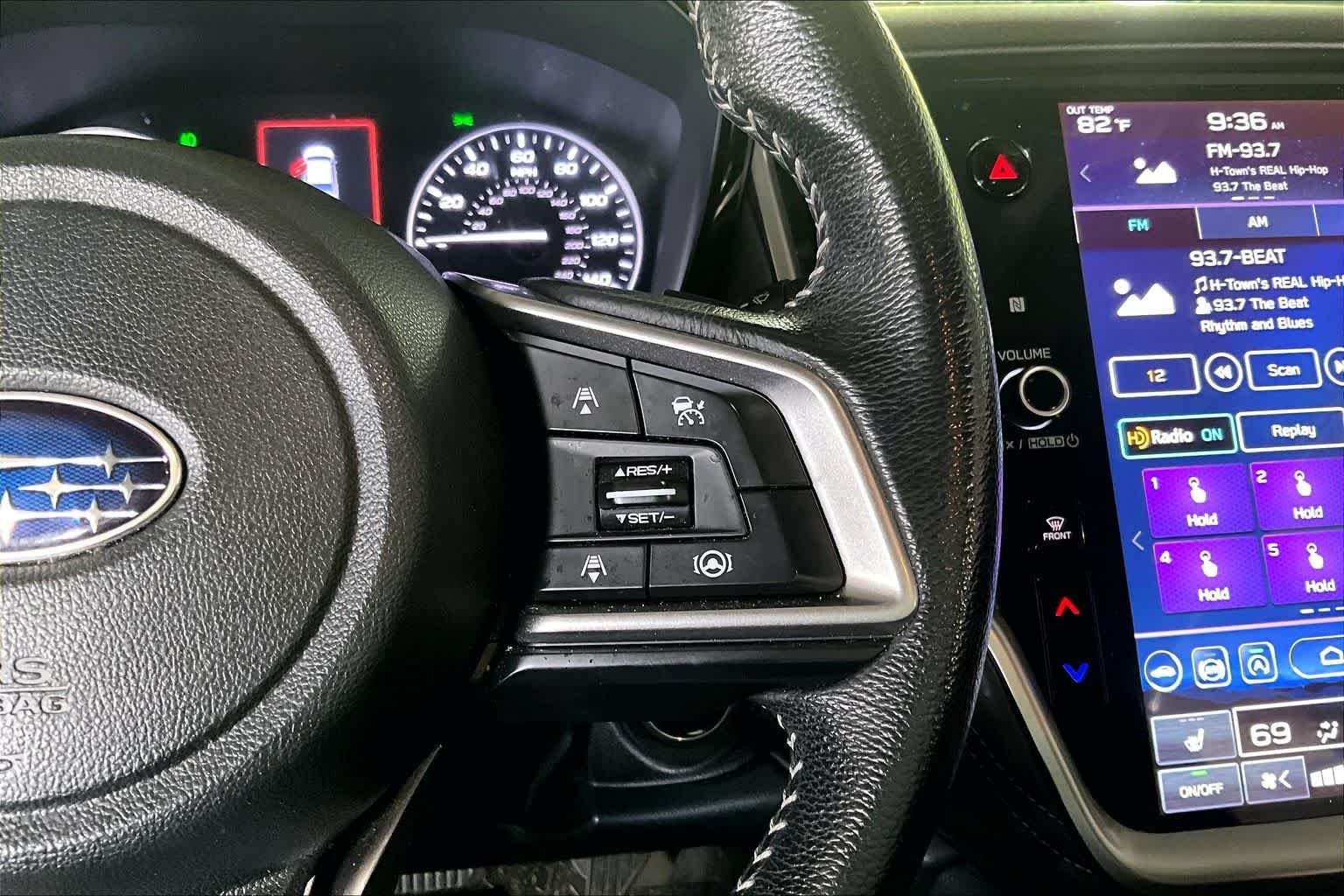 Used 2022 Ice Silver Metallic Subaru Premium image 23